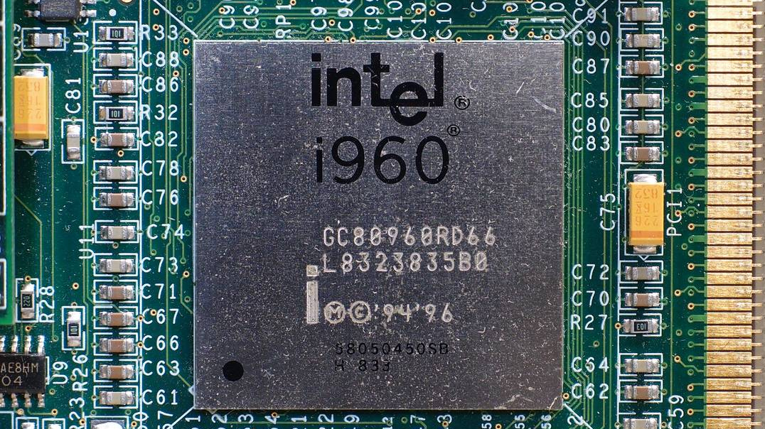 Микросхема Intel