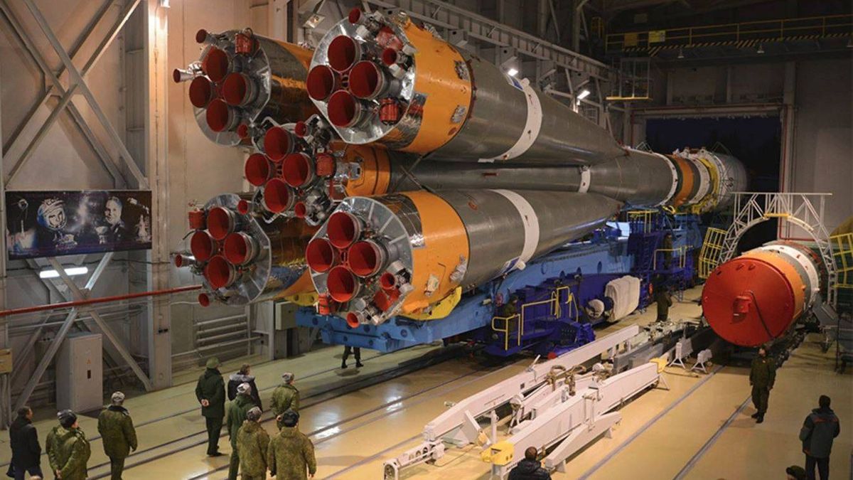 Подготовка ракеты Союз-2.1а
