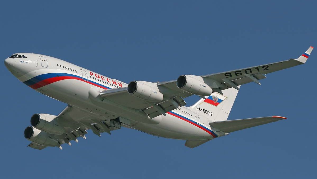 Самолет Ил-96 отряда «Россия»