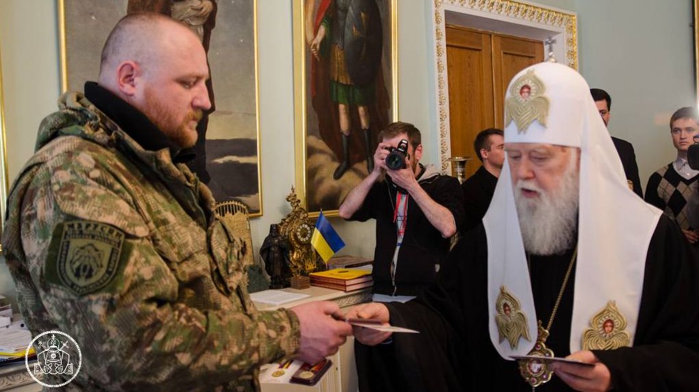 Патриарх Украины Филарет и бойцы