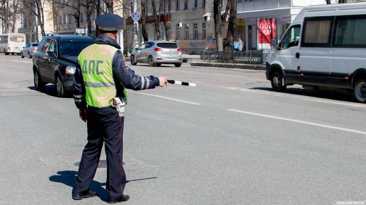 Сотрудник ДПС в Екатеринбурге