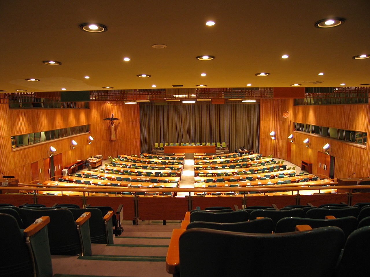 Зал заседаний совбеза ООН