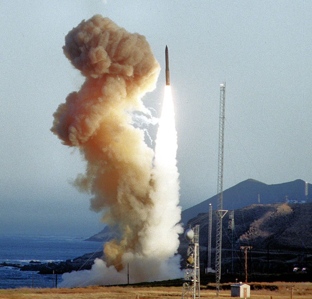Испытания МБР. Пуск ракеты LGM-30G Minuteman III 8 июня 1994 года.