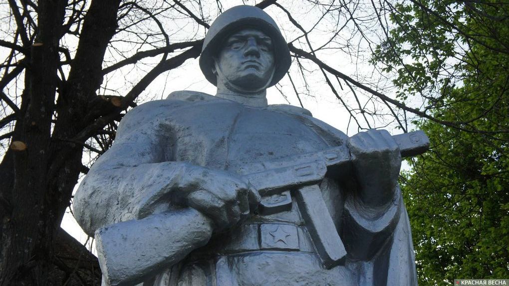 Памятник советскому солдату. Смоленская область.