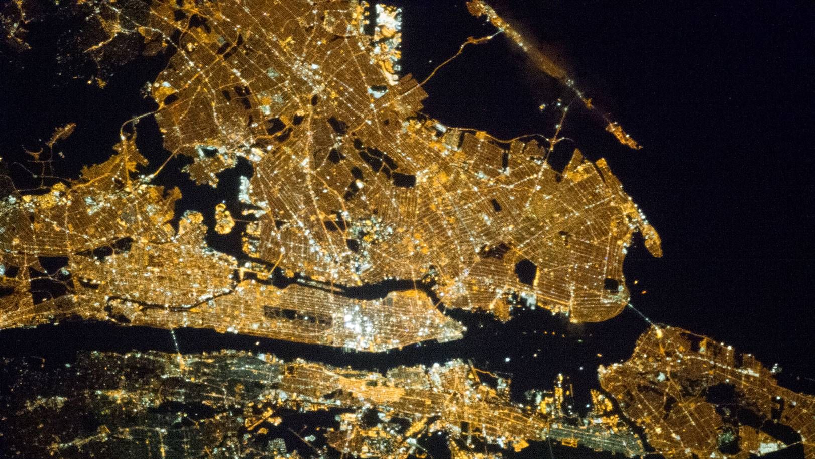 Нью-Йорк. Электроснабжение ночью. Снимок из космоса