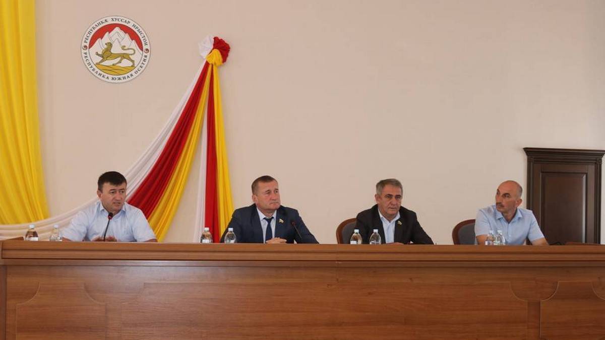 Заседание парламента Южной Осетии
