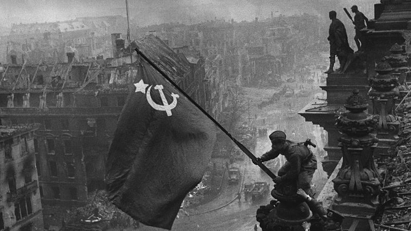 Знамя Победы над рейхстагом