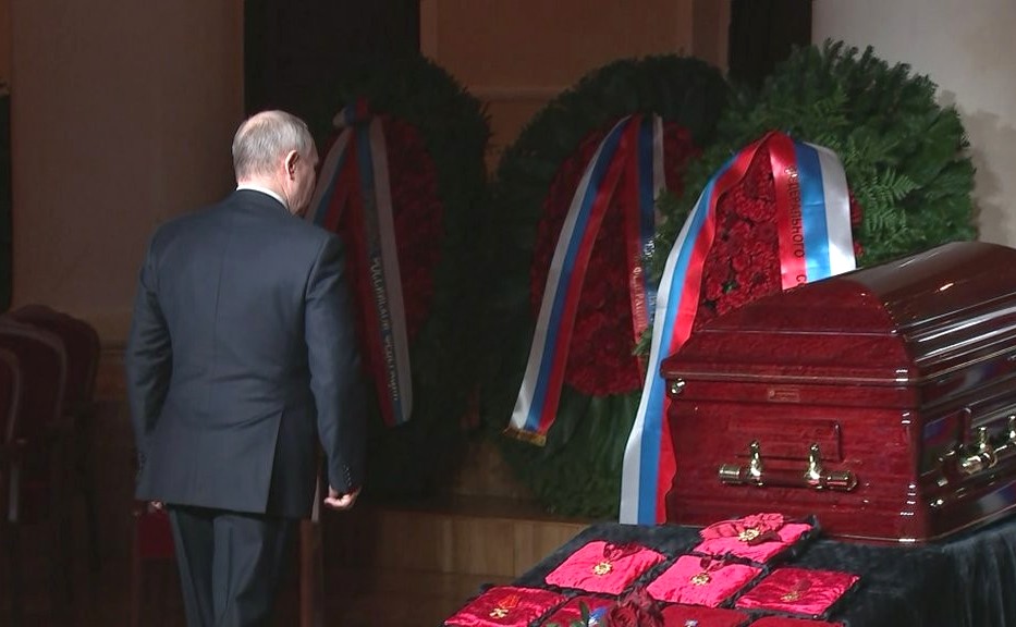 Воалимир Путин на церемонии прощания с Владмиром Жириновским