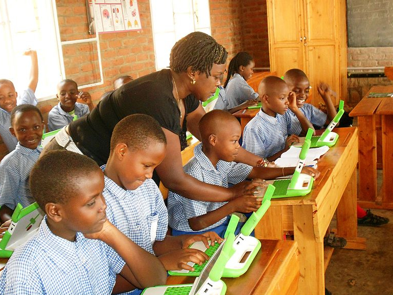 В Замбии число желающих стать учителем в три раза больше количества мест