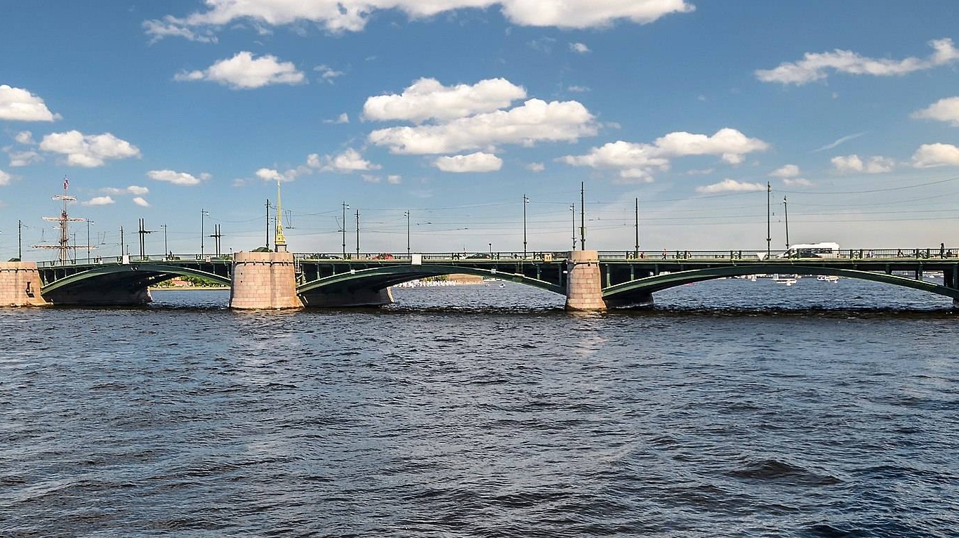  Биржевой мост в Санкт-Петербурге
