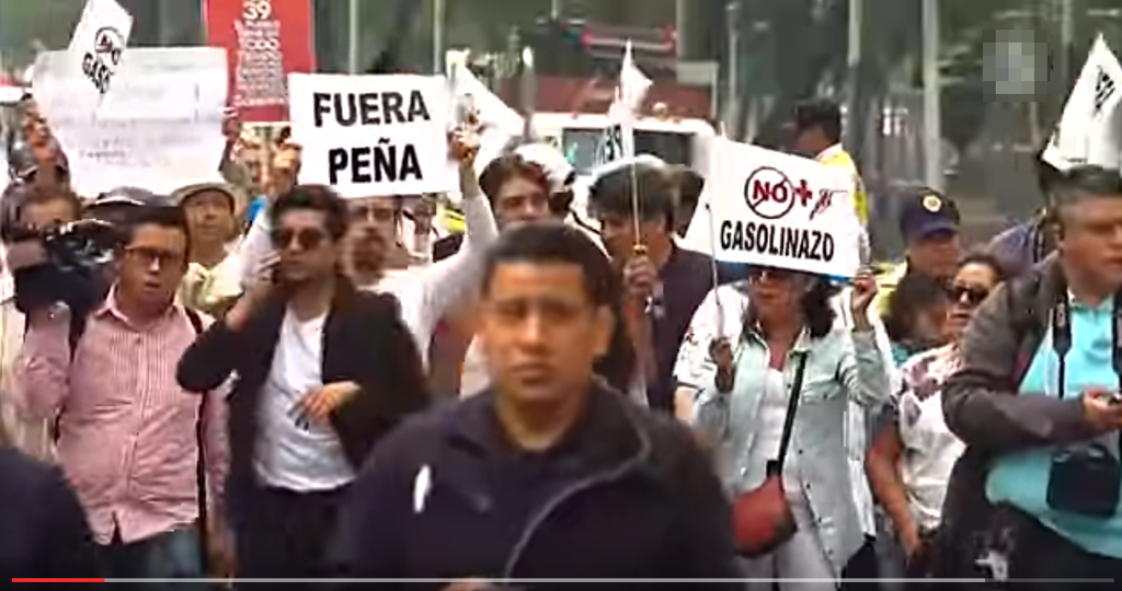 Протесты в Мехико