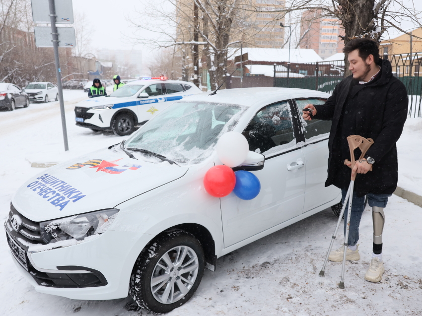 Автомобиль с ручным управлением для бойца СВО