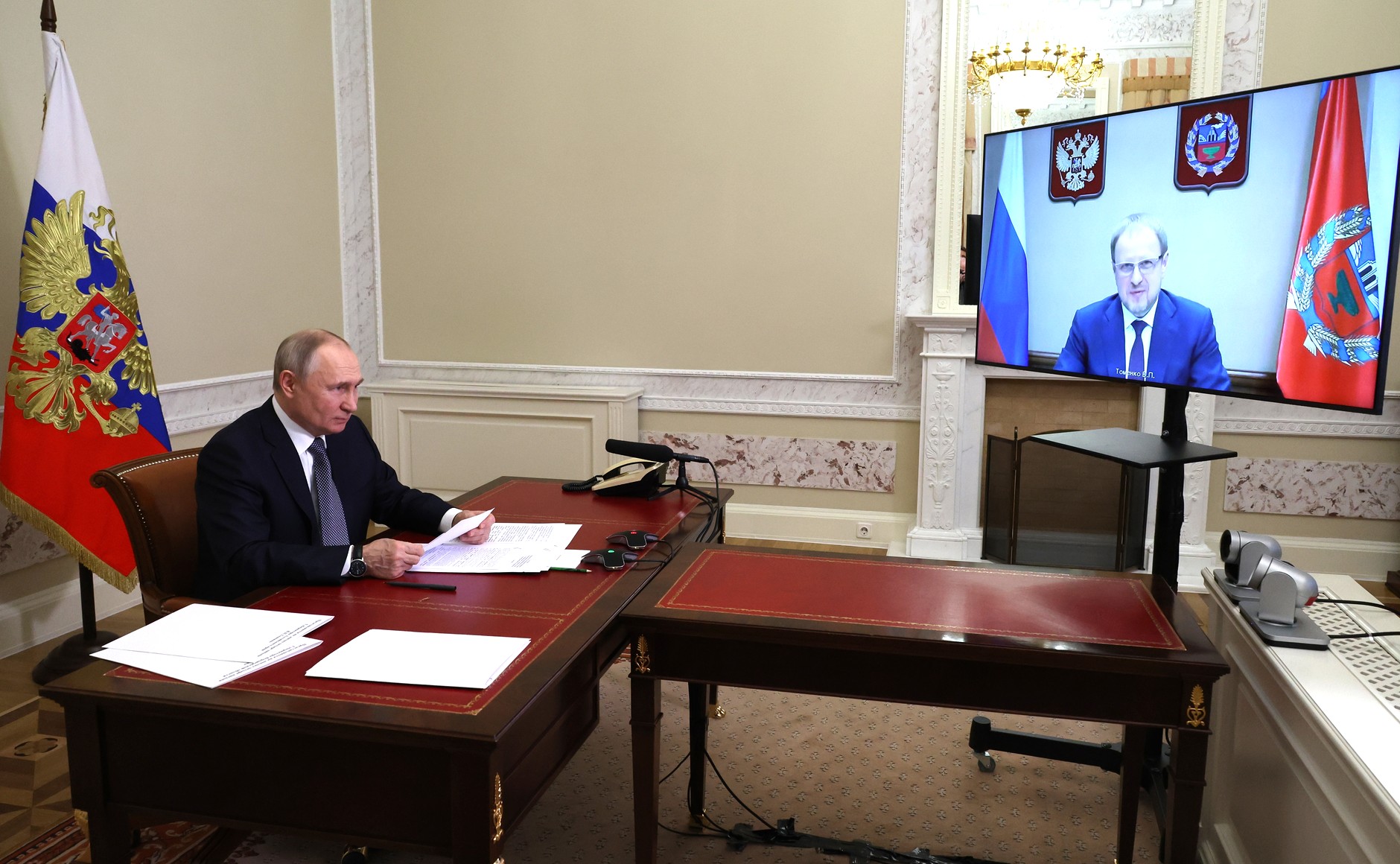 Встреча с губернатором Алтайского края Виктором Томенко (в режиме видеоконференции).