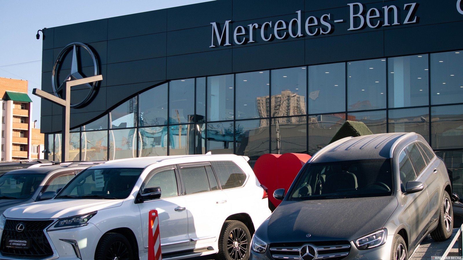 Автомобильный салон Mercedes-Benz (Мерседес)