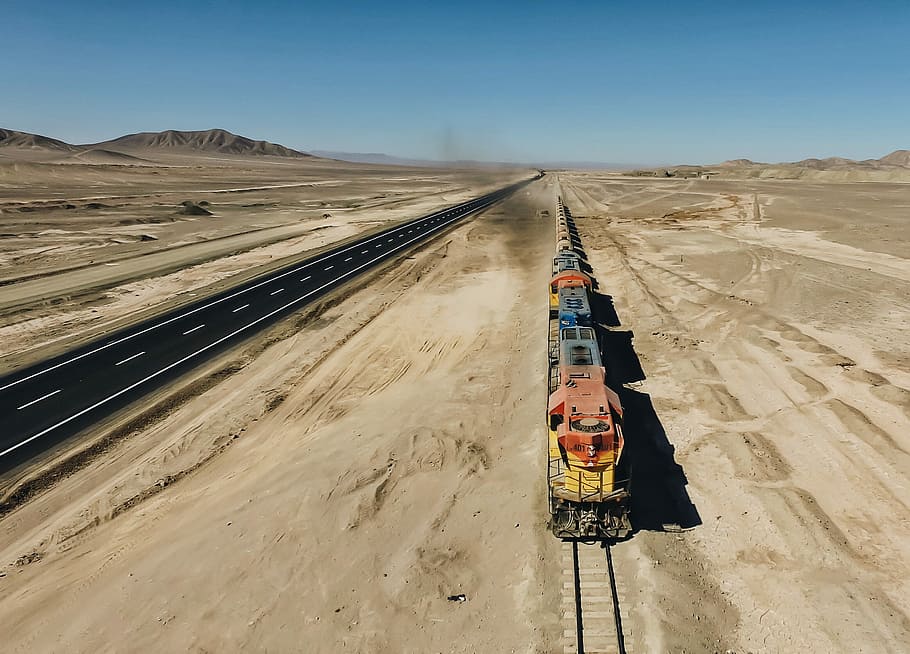 Железная дорога через пустыню
