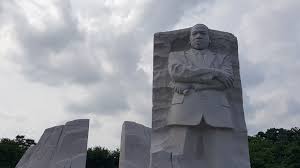 Памятник Мартину Лютеру Кингу — лидеру Движения за гражданские права чернокожих в США