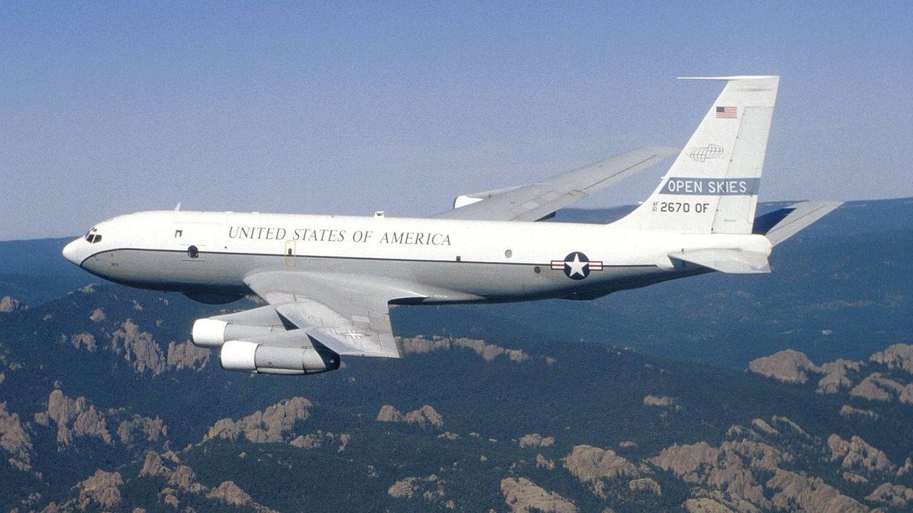 разведывательный самолет Boeing OC-135