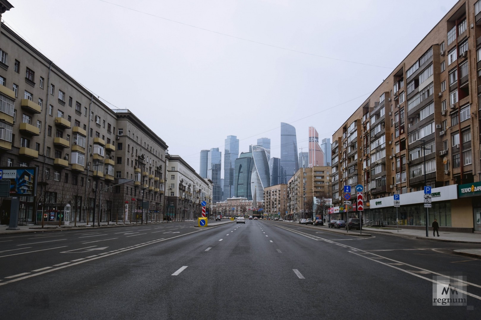 Большая Дорогомиловская улица в Москве во время режима самоизоляции
