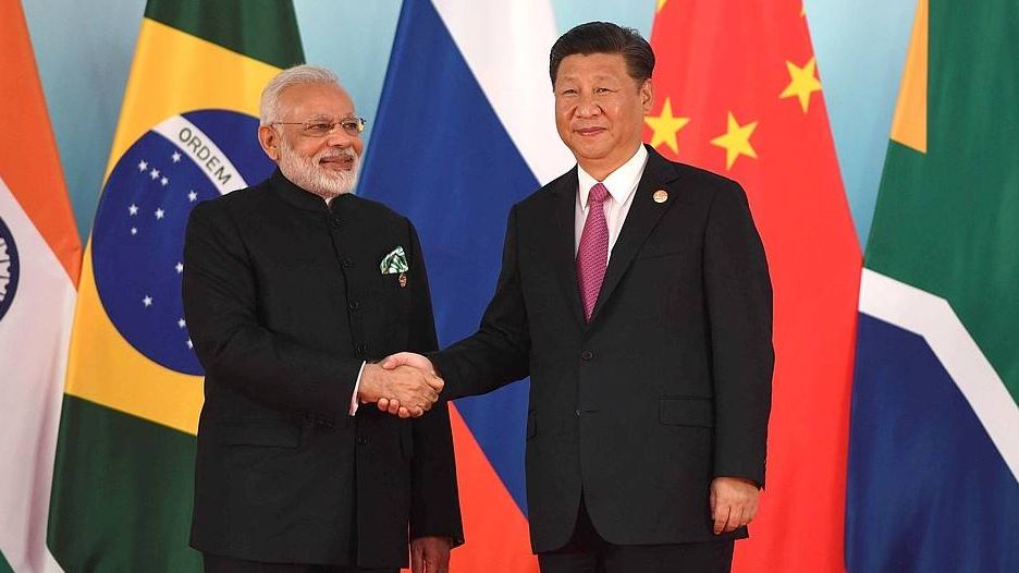 Премьер-министр Индии Нарендра Моди и Председатель Китайской Народной Республики Си Цзиньпин