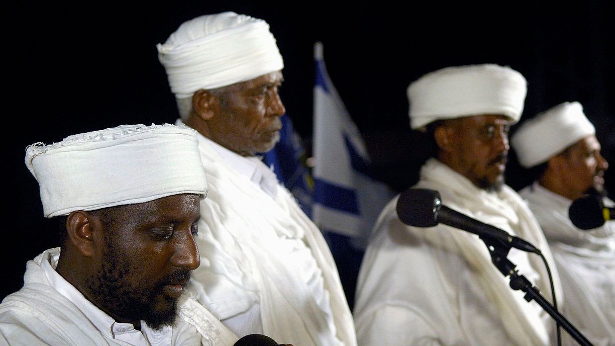Эфиопские евреи молятся за фалашей, идущих в Израиль через Судан