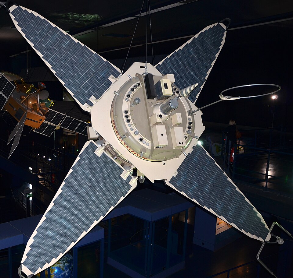 Макет аппарата серии «Прогноз»