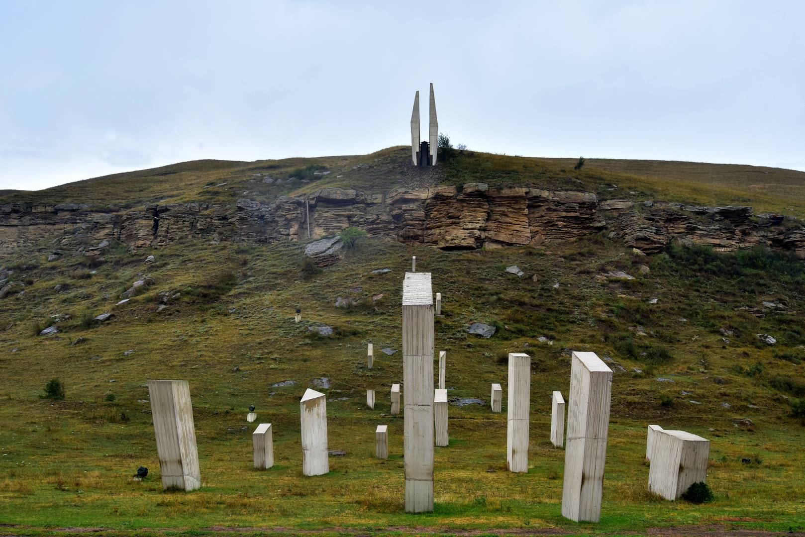 Музей-памятник (братская могила) Дот защитникам перевалов Кавказа