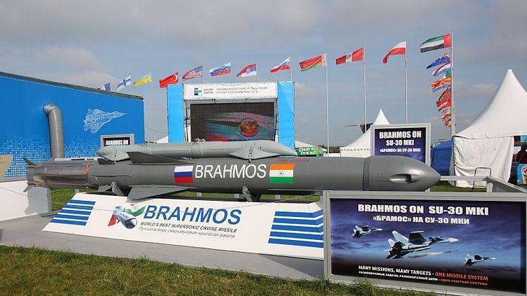 Сверхзвуковая крылатая ракета BrahMos. Международный аэрокосмический салон МАКС-2013