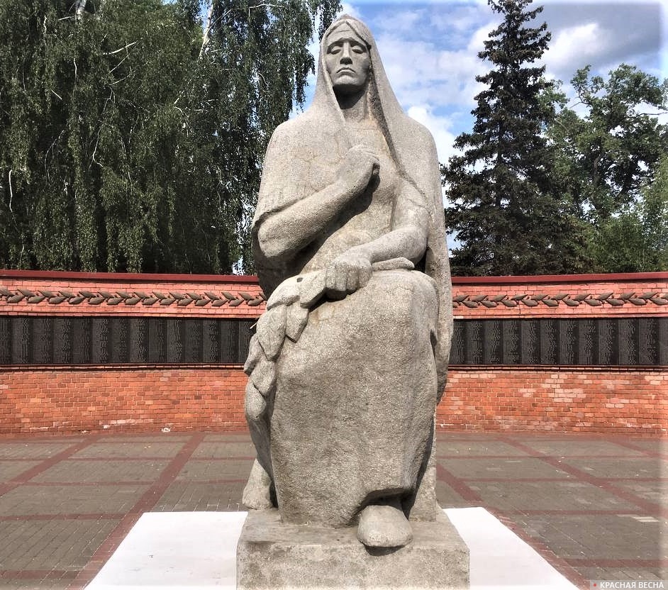 Монумент «Скорбящая мать», г. Тамбов