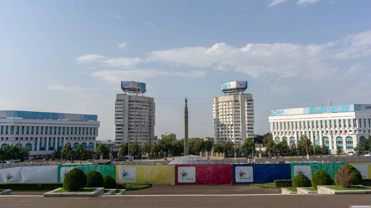 Площадь Республики, Алма-Ата