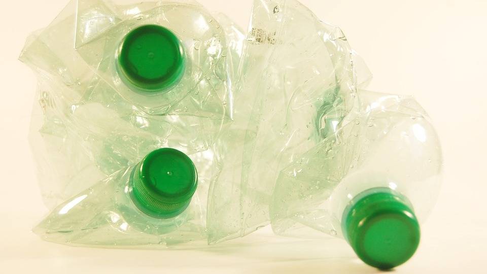 plastic-bottles-waste-cube-garbage-recycling-1125480-pxhere.com