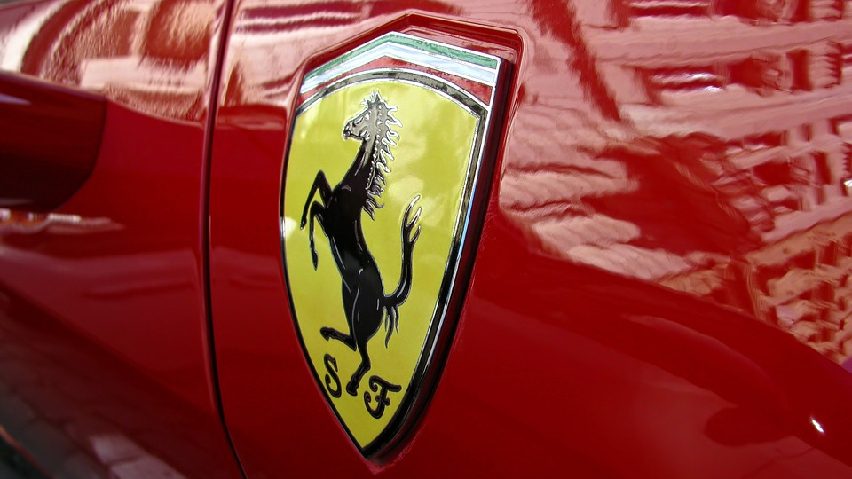 Автомобиль Ferrari