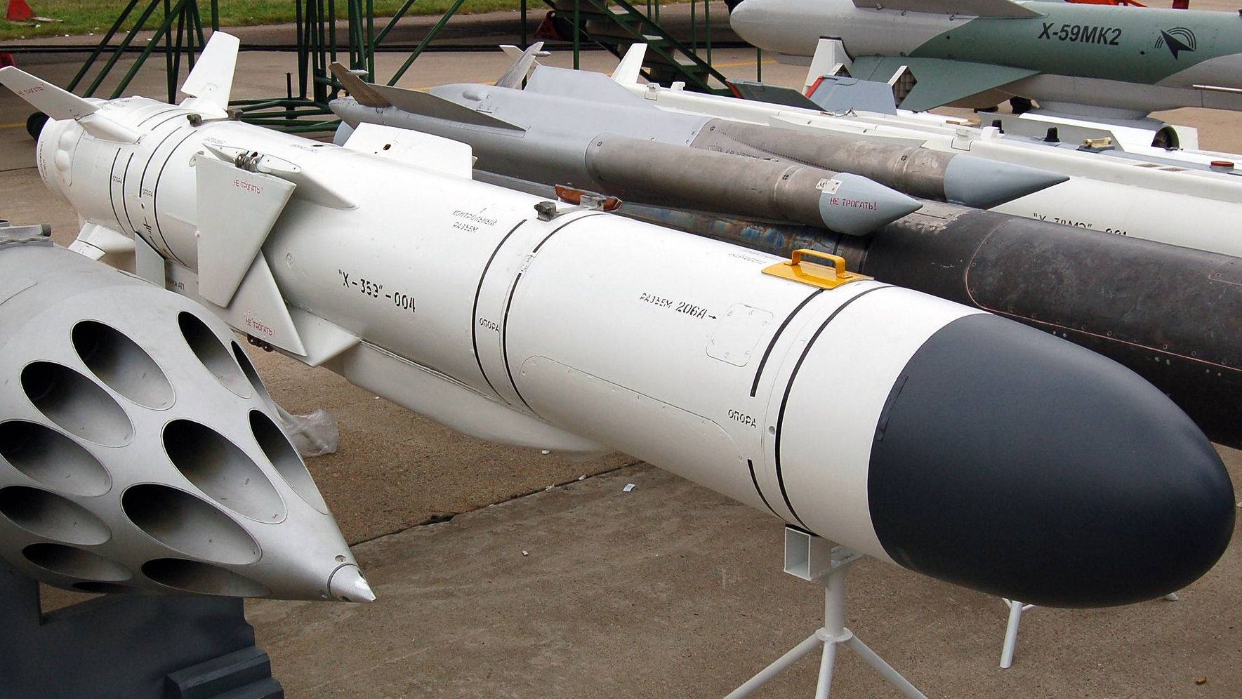 Противокорабельная ракета Х-35Э на МАКС-2009