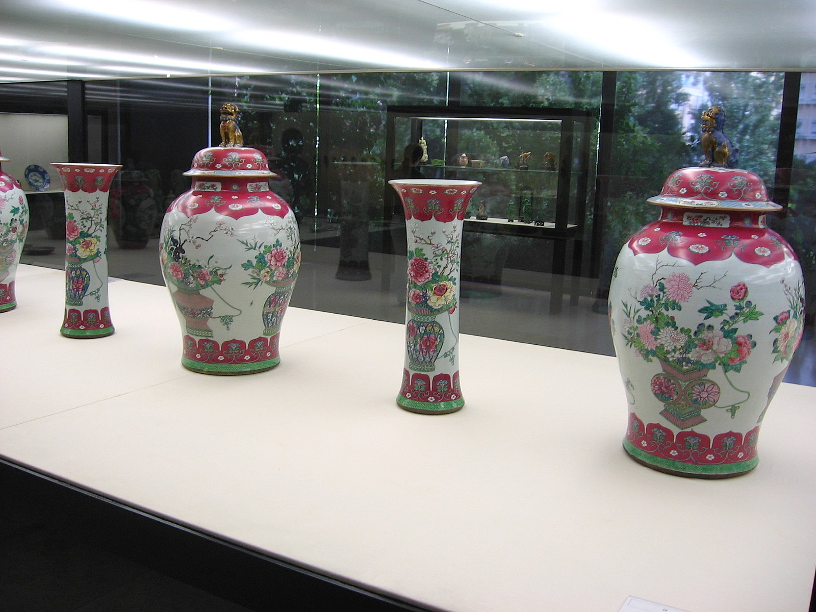 Цинские вазы из Музея Галуста Гюльбенкяна, Лиссабон, Португалия