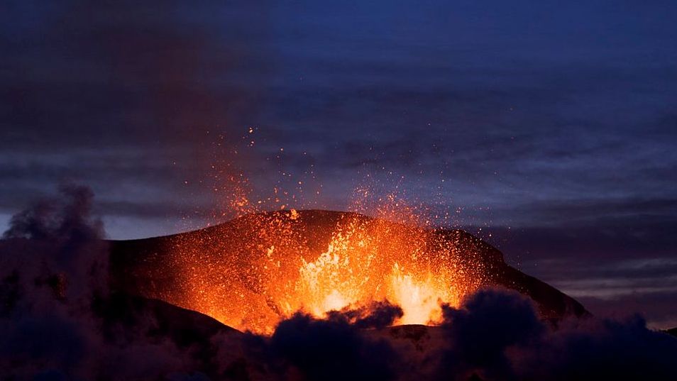 В Индонезии извергается вулкан Синабунг | ИА Красная Весна