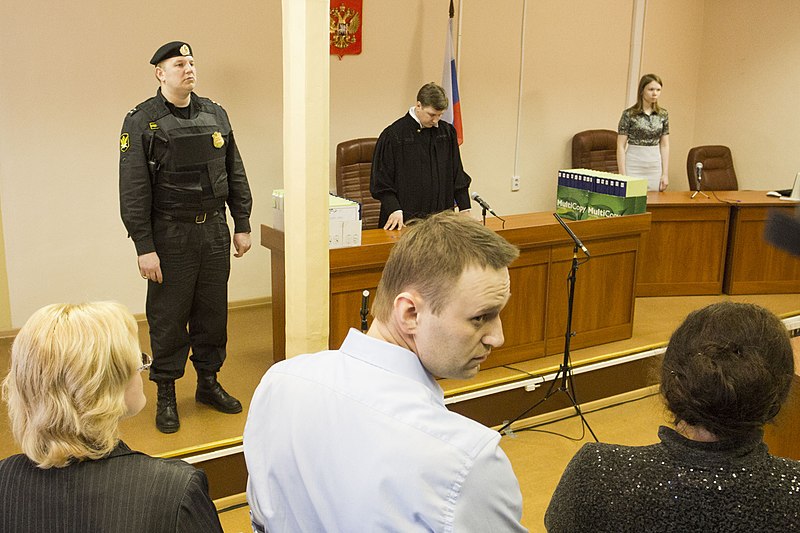 Алексей Навальный в зале Ленинского суда Кирова