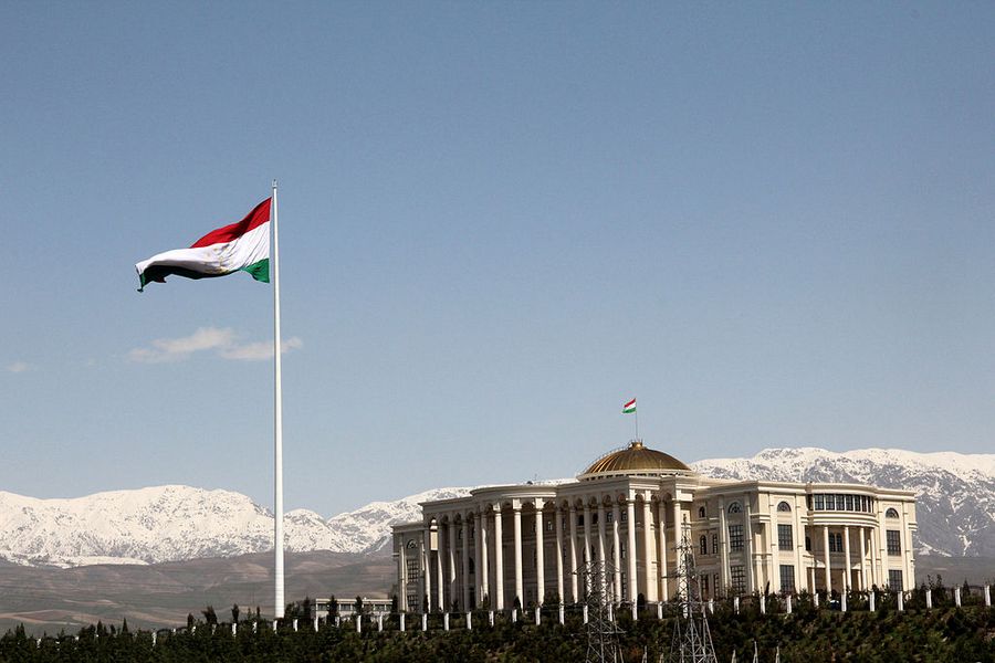 Президенстский дворец. Таджикистан [(cc) Rjruiziii]