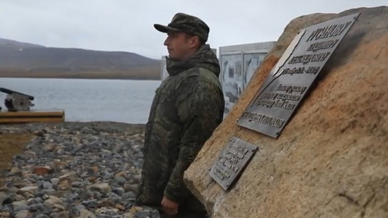 Комплексная экспедиция Северного флота на Новую Землю установила памятник Русанову и обследовала захоронение Цивольки