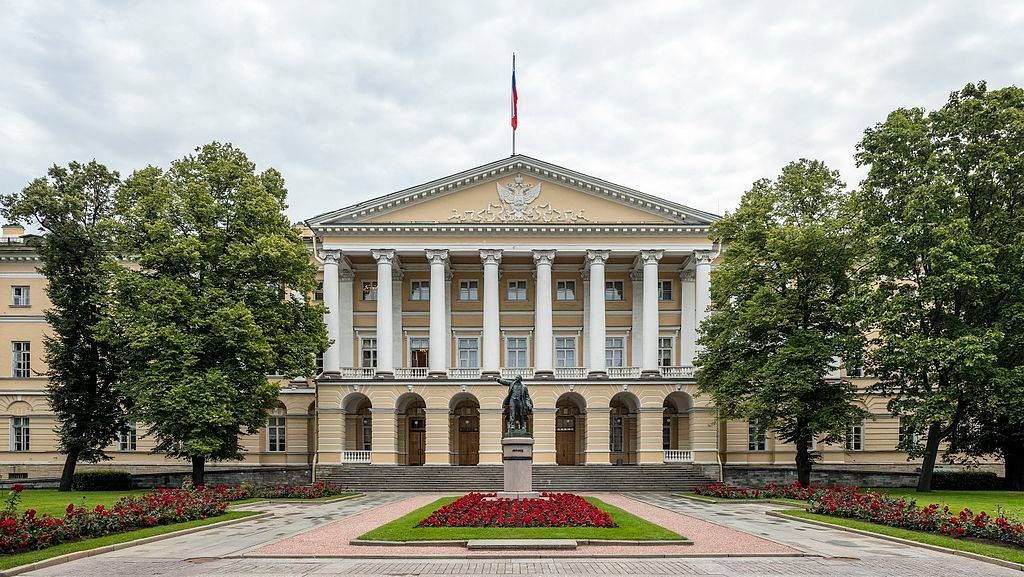 Смольный. Санкт-Петербург