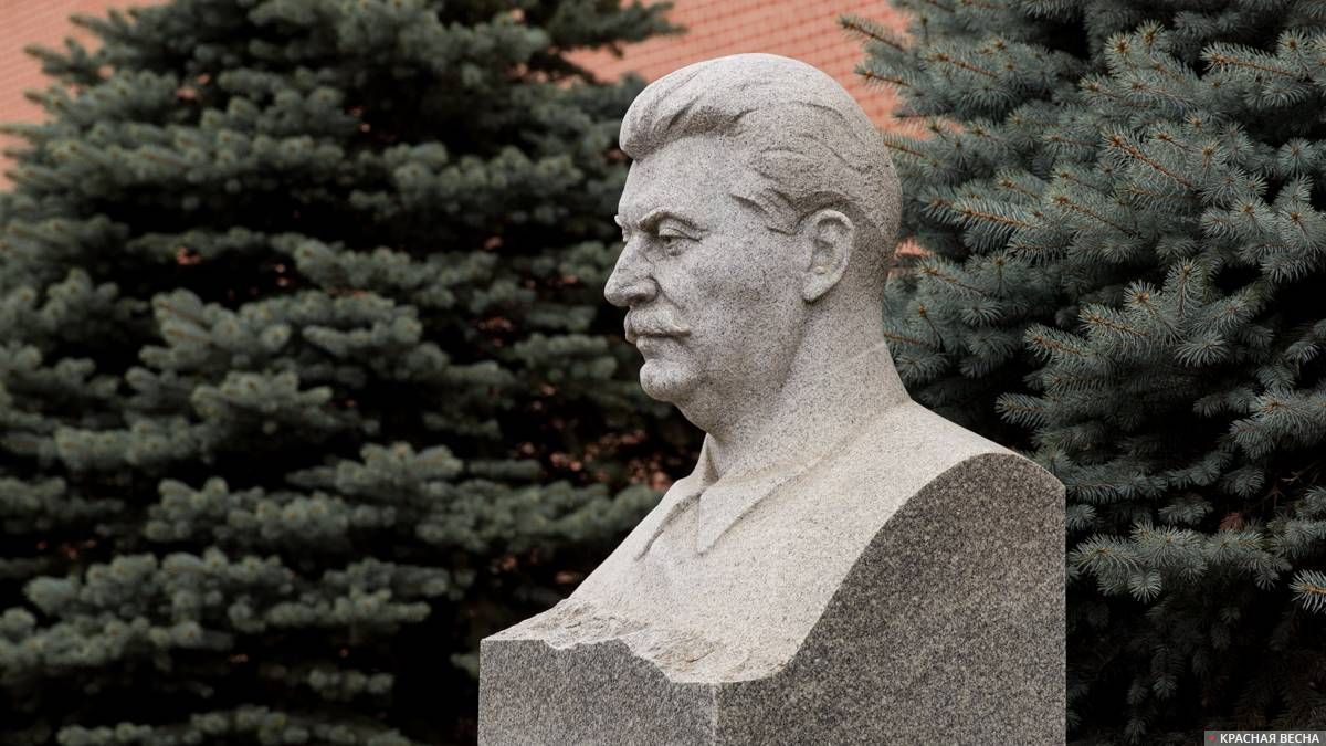 Памятник Иосифу Сталину