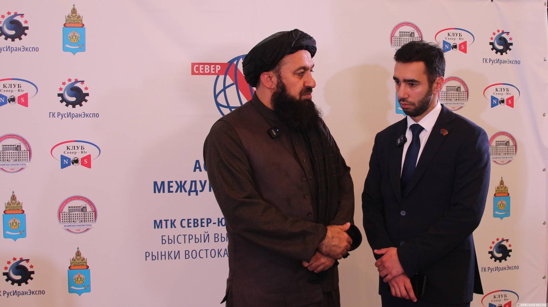 Хазрат Али Фазиль — глава Управления Железных дорог Афганистана (слева). Международный Астраханский форум «Север-Юг».