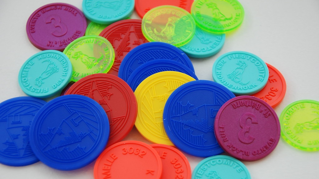 Пластмассовые монеты