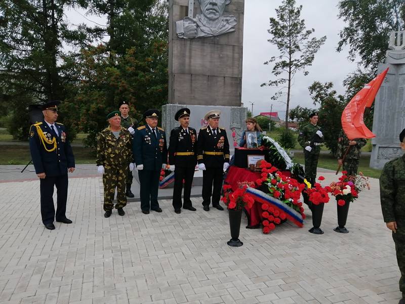 Траурная церемония в честь красноармейца Ржавина Кирилла Сергеевича