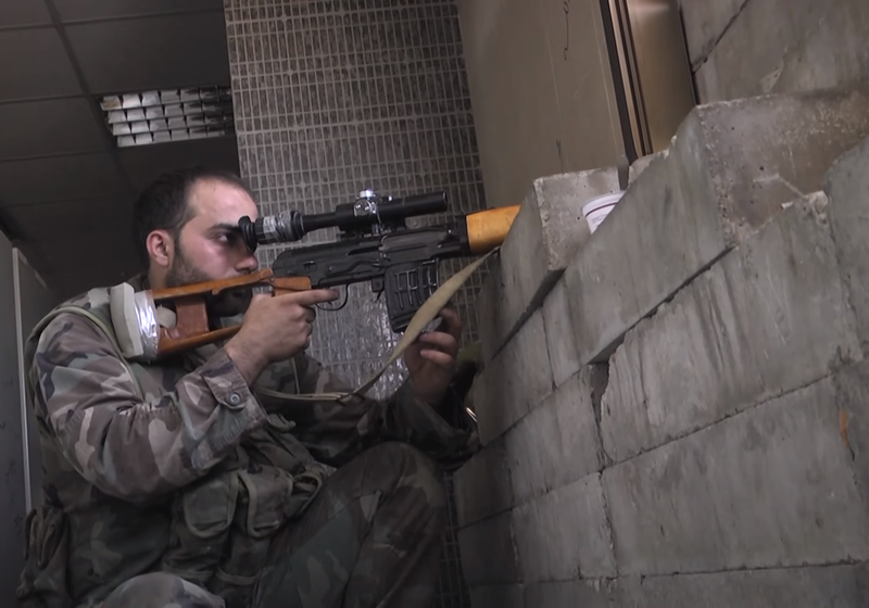 Сирийский снайпер, автор: Abkhazian Network News Agency, лицензия: CC BY SA 3.0