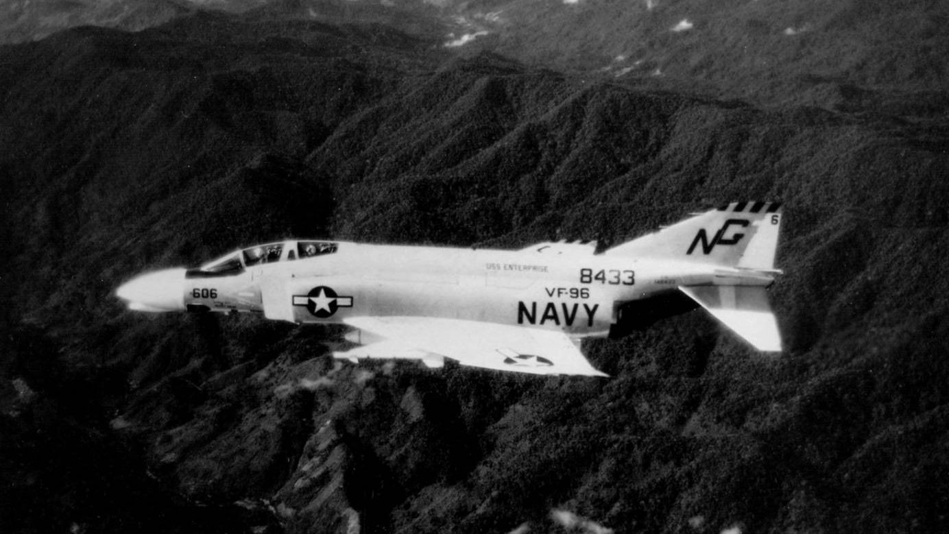 Истребитель-бомбардировщик F-4B Phantom над Лаосом. Операция «Бочка». 1966