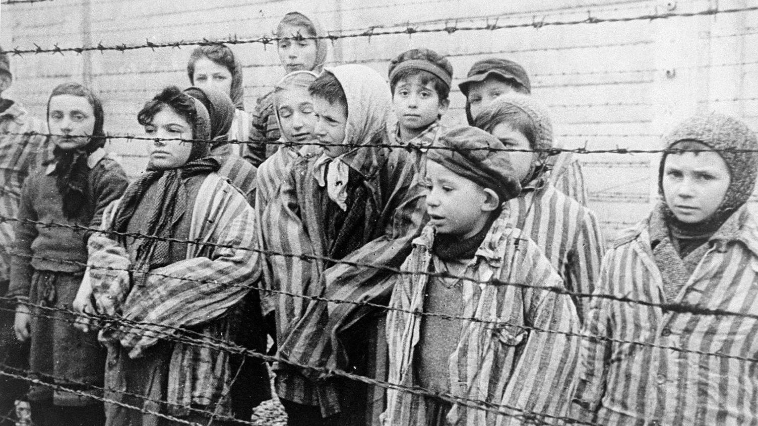 Дети в концлагере Освенцим