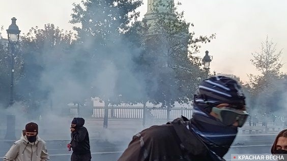  На бульваре Бастилии возле одноименной площади. 