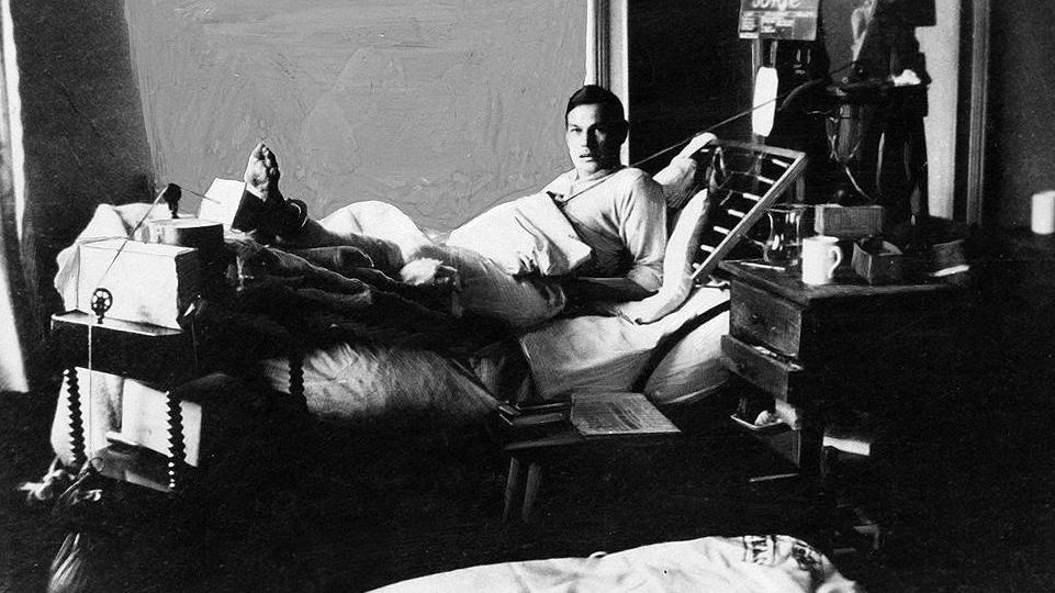Рихард Зорге в одном из кенигсбергских госпиталей после третьего тяжёлого ранения в 1917 году