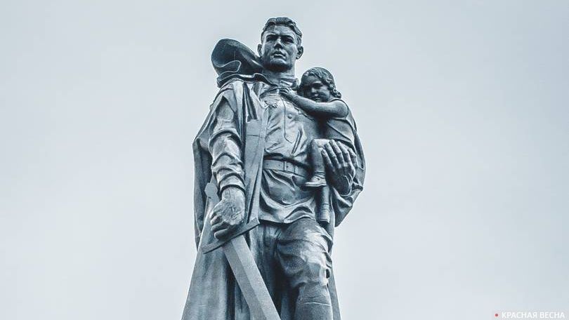 Памятник Воину-освободителю. Трептов-парк. Берлин. Германия.