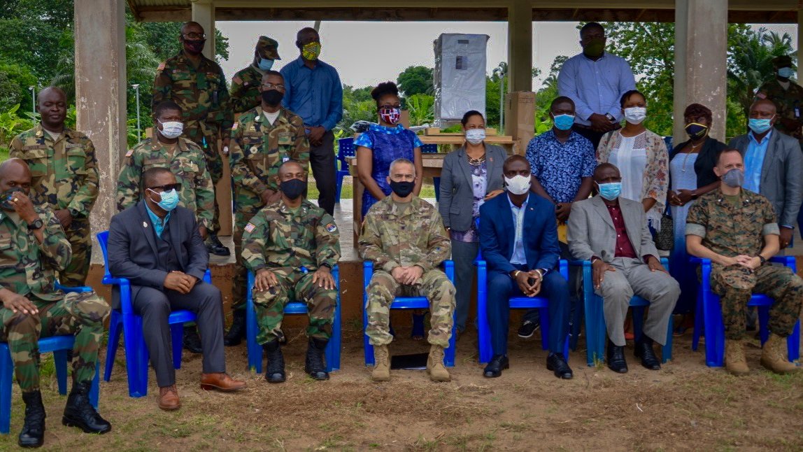 Военные США оказывают помощь военным Либерии