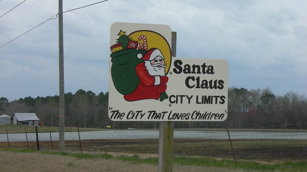 Знак «Конец города Санта Клаусов»